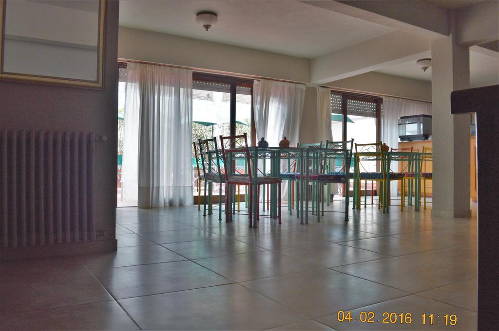Hotel Victoria Pinamar Buitenkant foto